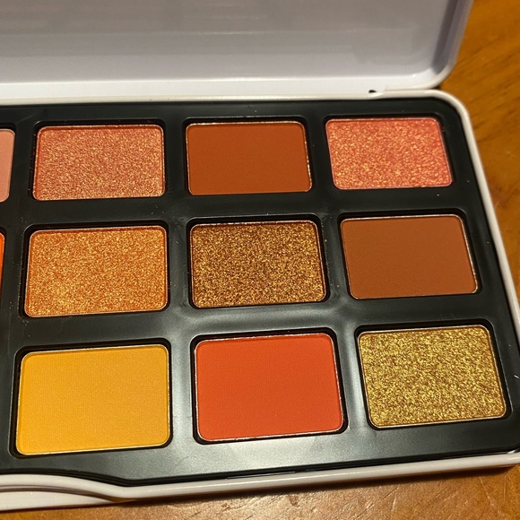 Morphe Heatseeker Artistry Eyeshadow Palette - Picture 8 of 16